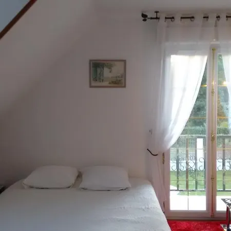 Panzió Les Du Forges-les-Eaux